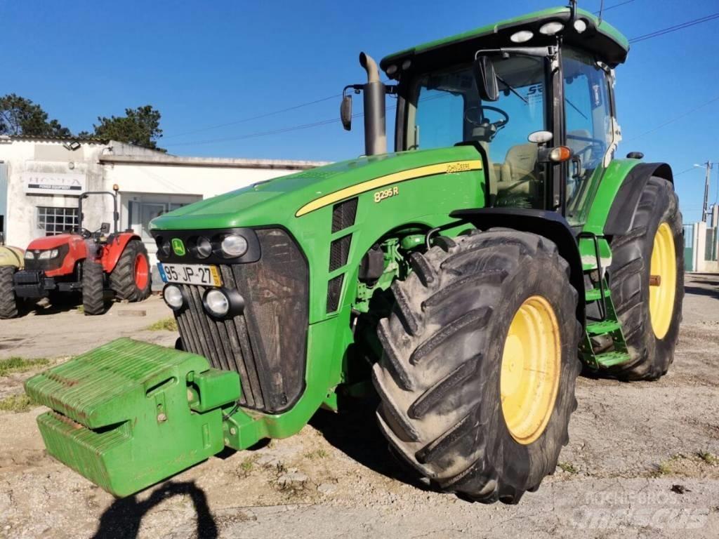 John Deere 8295 R Traktory