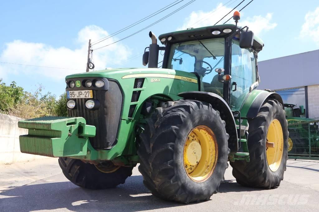John Deere 8295 R Traktory