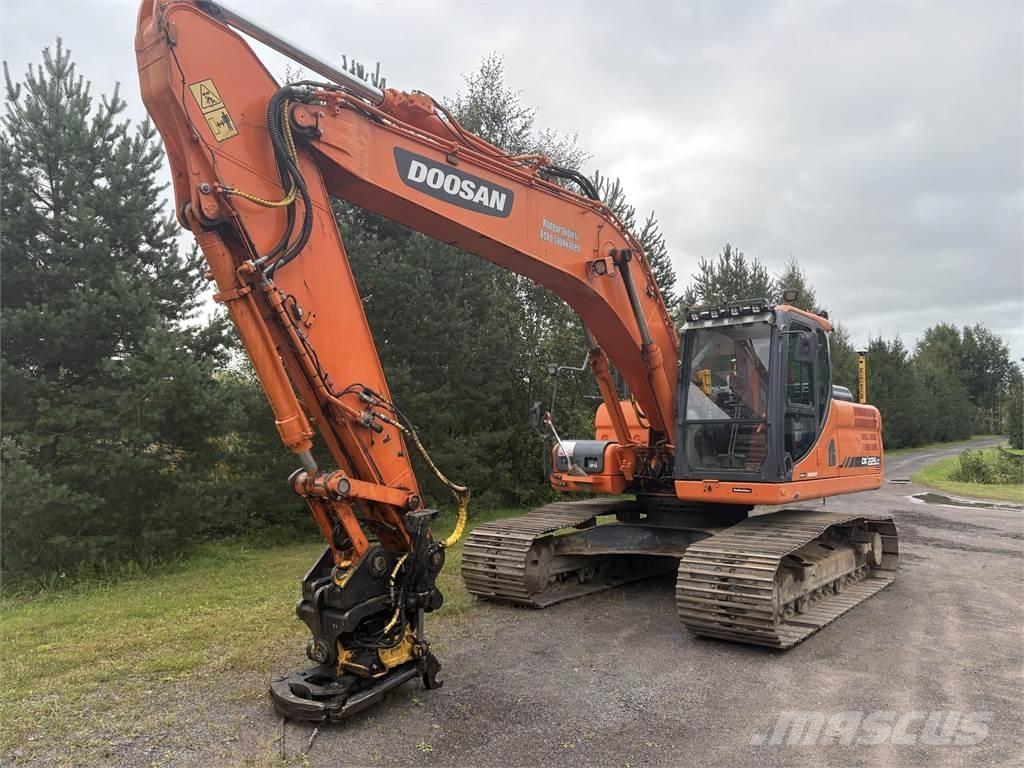 Doosan DX225LC-3 Pásová rýpadla