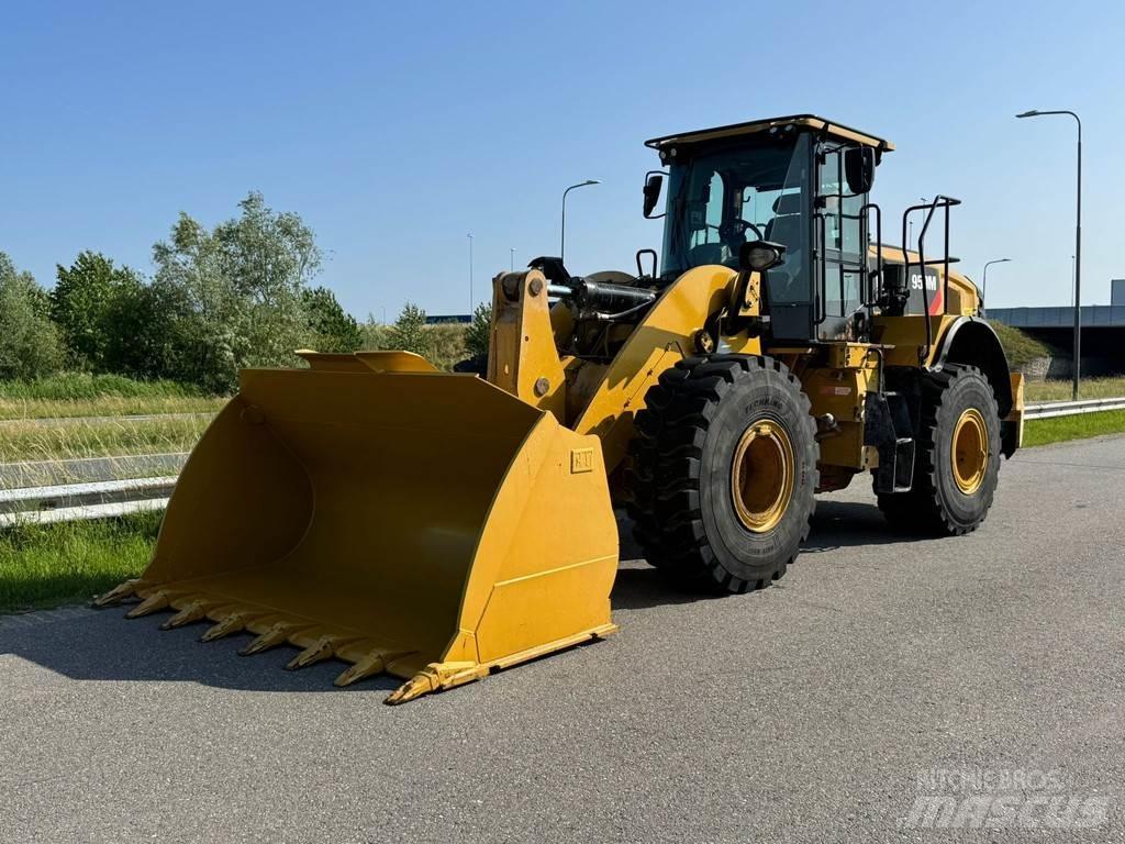 CAT 950M Kolové nakladače