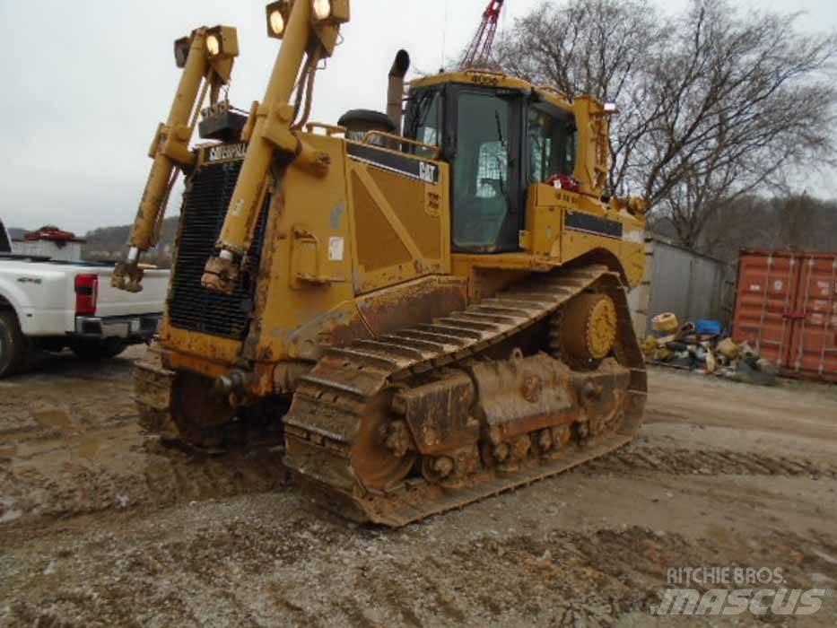 CAT D 8 T Pásové dozery