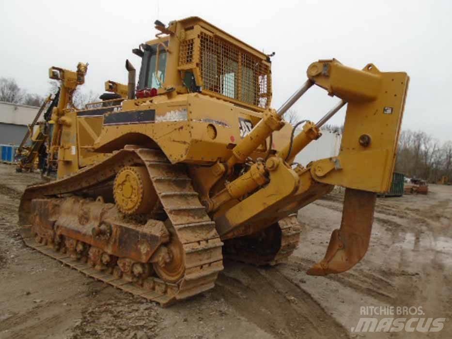 CAT D 8 T Pásové dozery