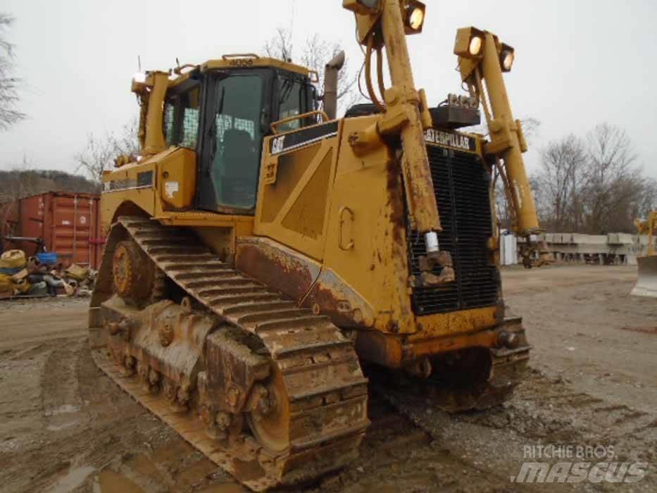 CAT D 8 T Pásové dozery