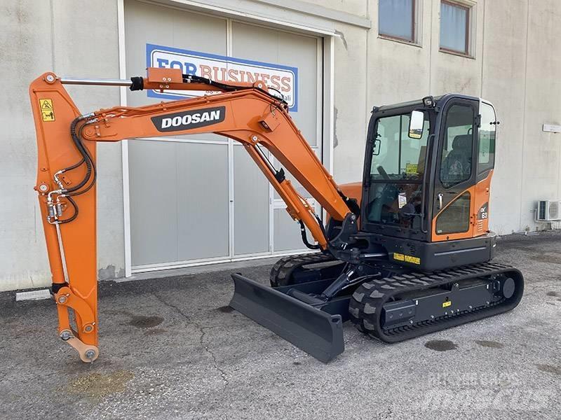 Doosan DX 63-3 Mini rýpadla < 7t