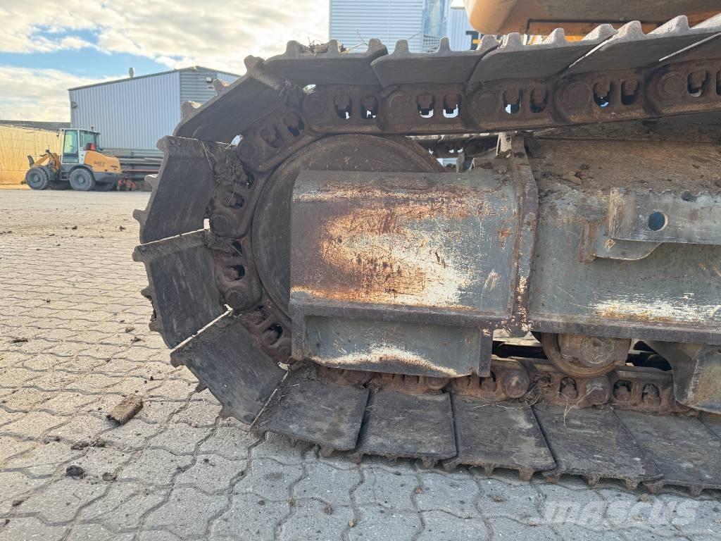 Liebherr R 922 Pásová rýpadla