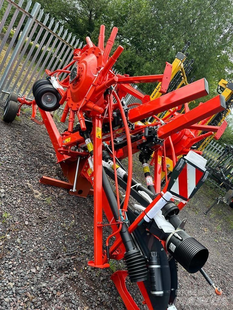 Kuhn GA8131A02 RAKE Obraceče a shrabovače sena
