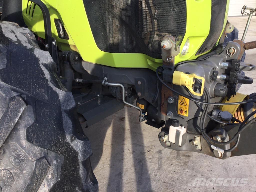 CLAAS ARION 550 Traktory