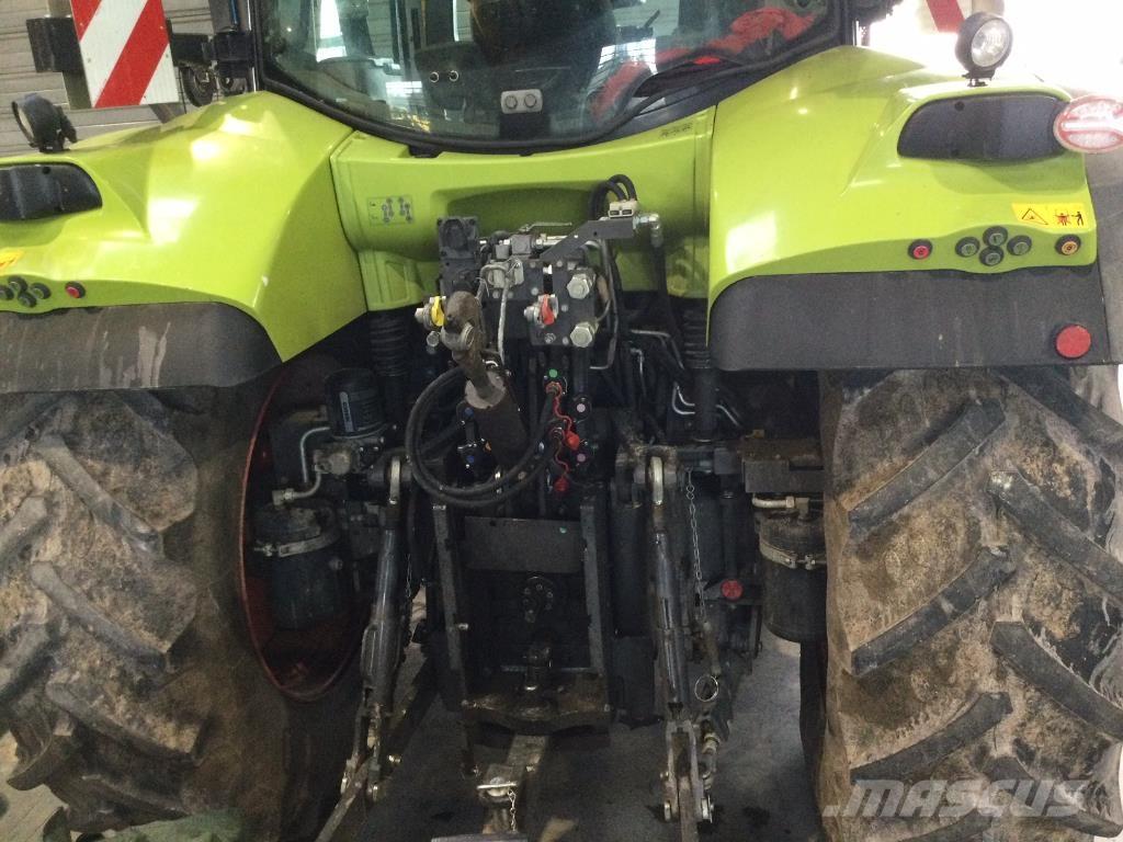 CLAAS ARION 550 Traktory