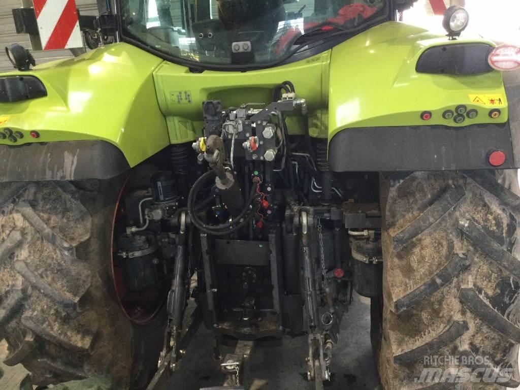 CLAAS ARION 550 Traktory