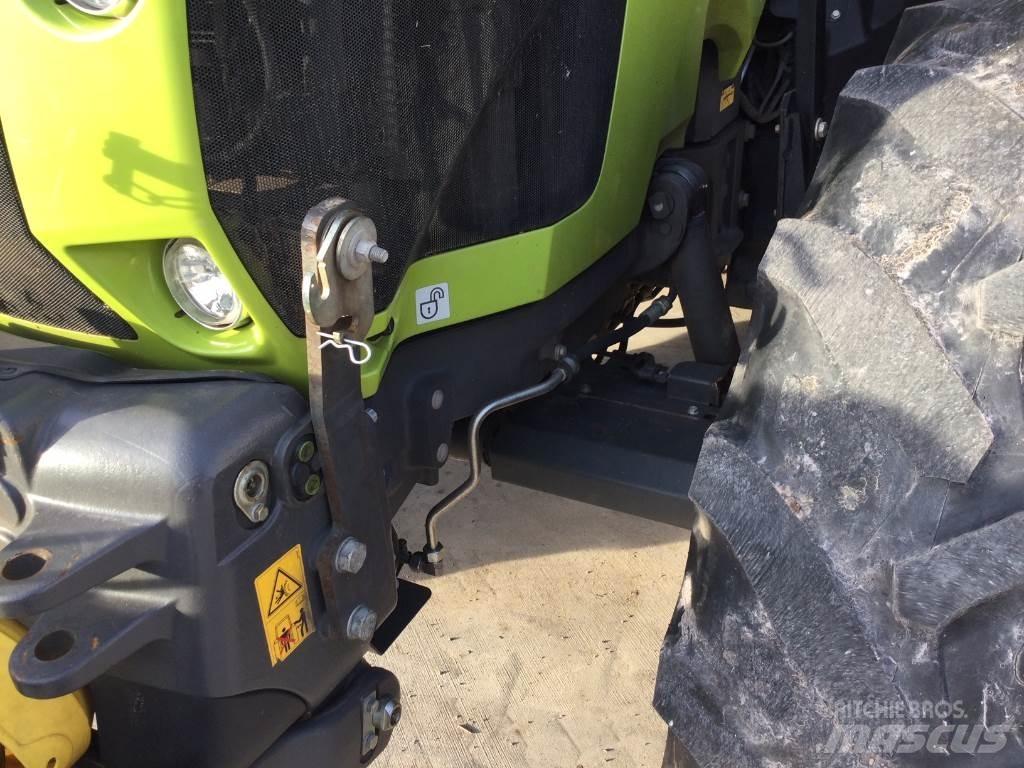 CLAAS ARION 550 Traktory