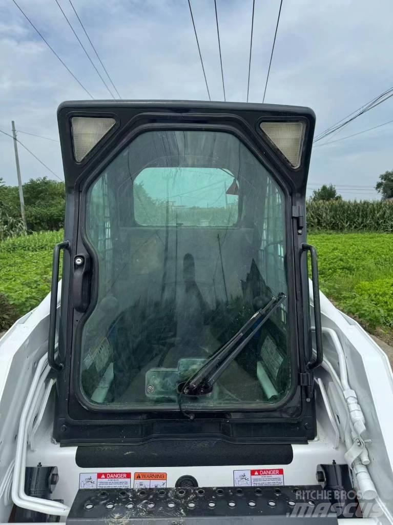 Bobcat S 160 Smykem řízené nakladače