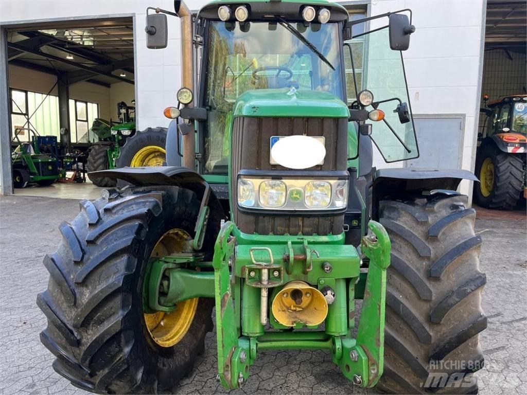 John Deere 6830 AP Traktory