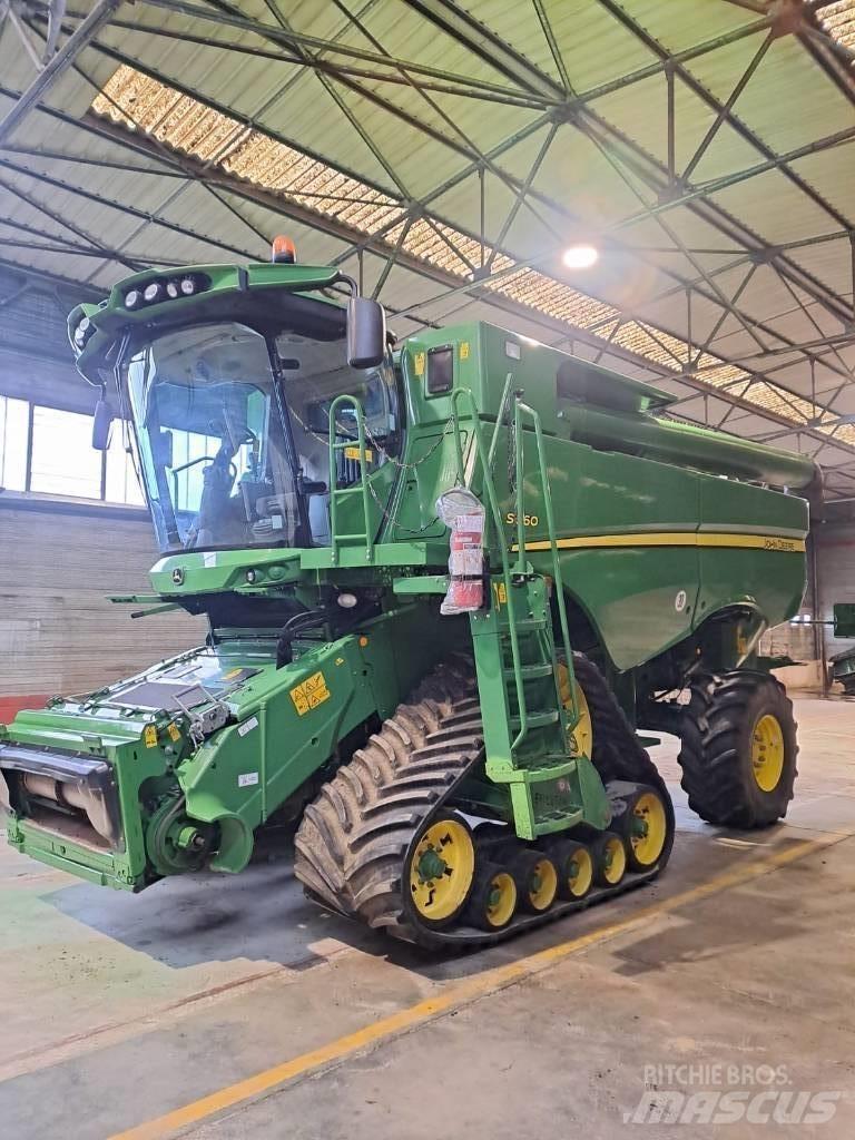 John Deere S 660 Sklízecí mlátičky