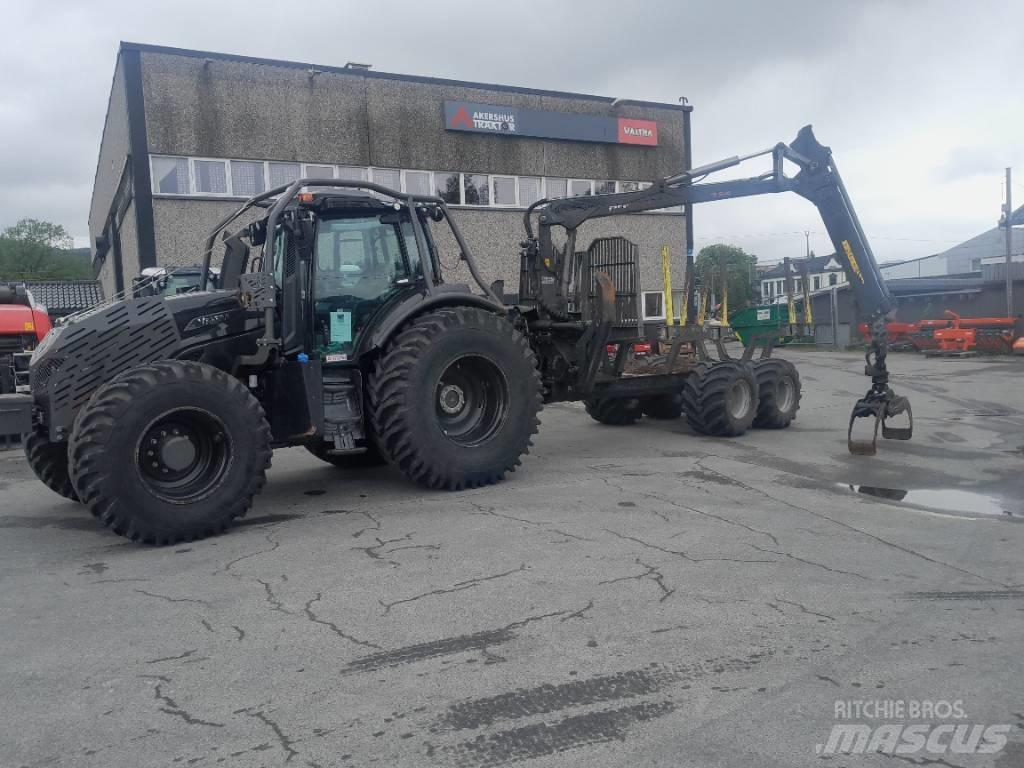 Valtra T 175 ED Lesní traktory