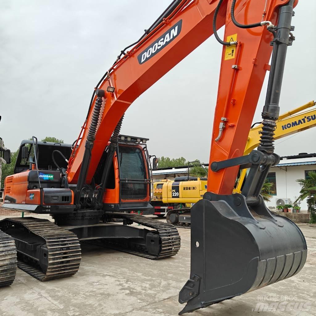 Doosan 225-9C Pásová rýpadla