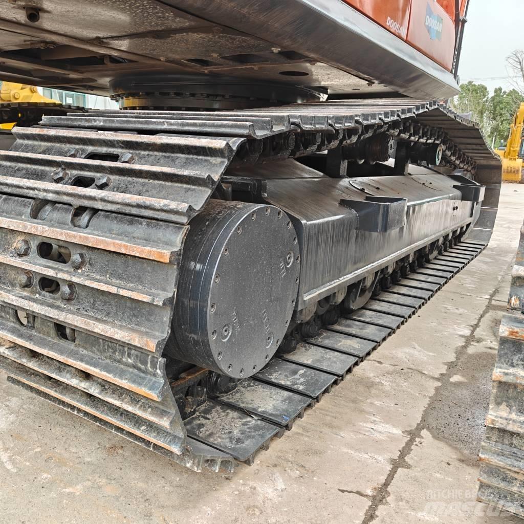 Doosan 225-9C Pásová rýpadla