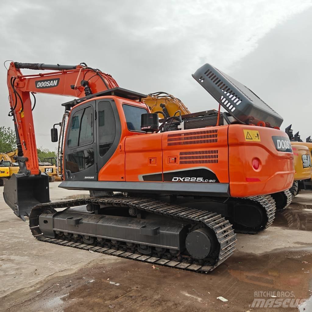 Doosan 225-9C Pásová rýpadla