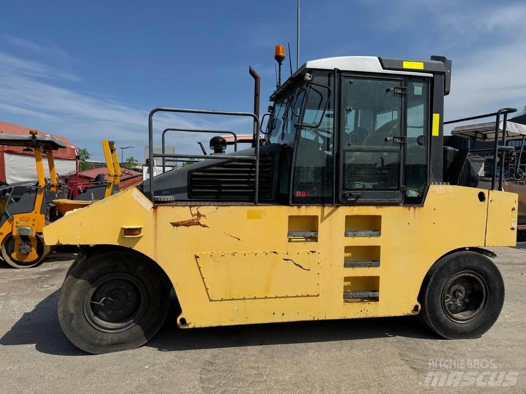 Bomag BW 24 R Pneumatikové válce