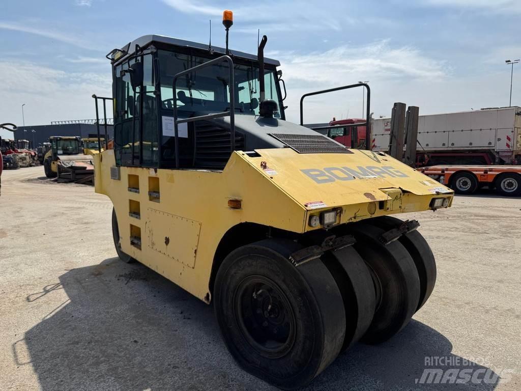Bomag BW 24 R Pneumatikové válce