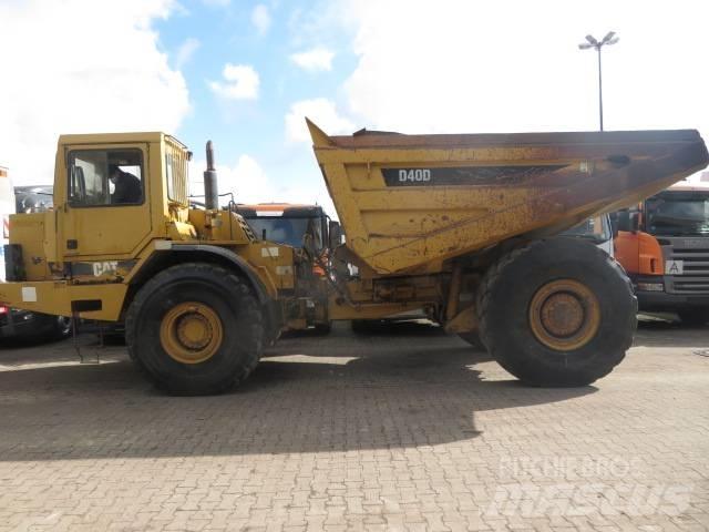 CAT  D40 Dumper Kloubové dempry