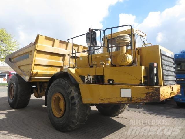 CAT  D40 Dumper Kloubové dempry