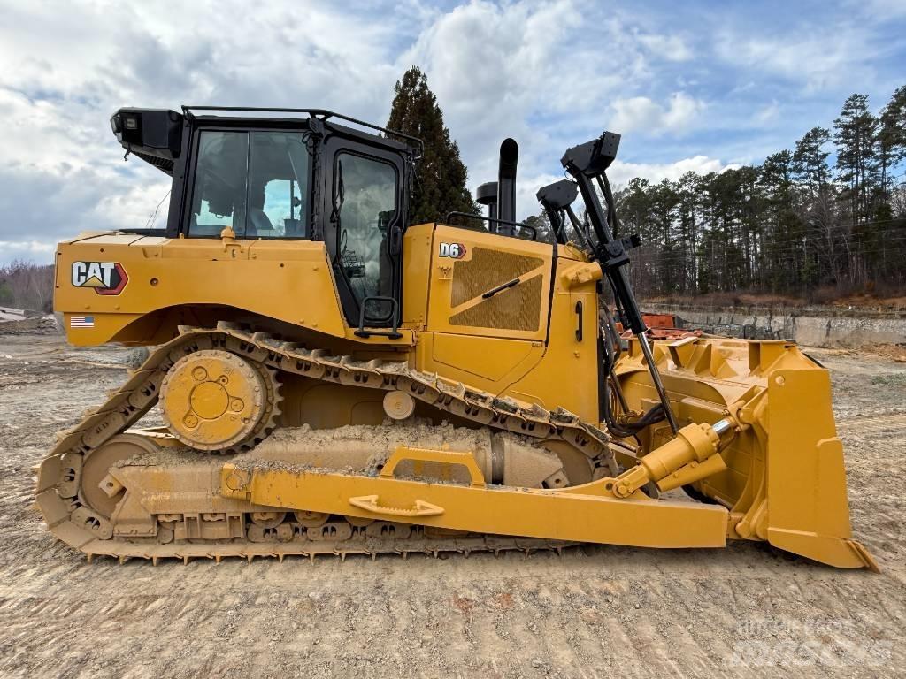 CAT D 6 Pásové dozery