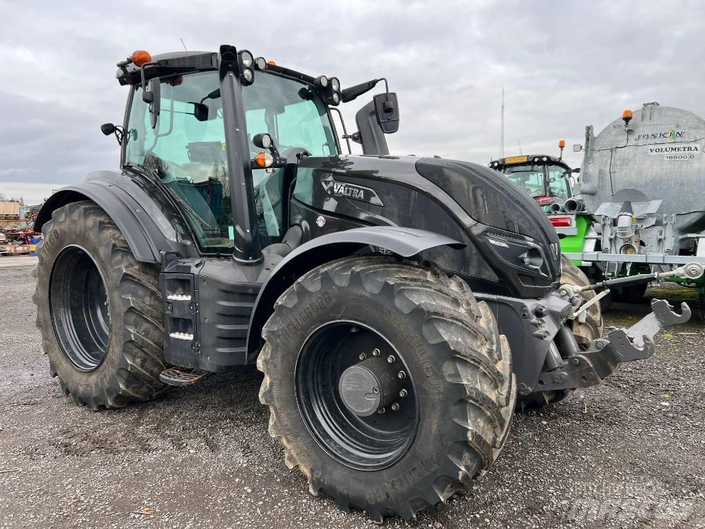 Valtra T 254 V Traktory