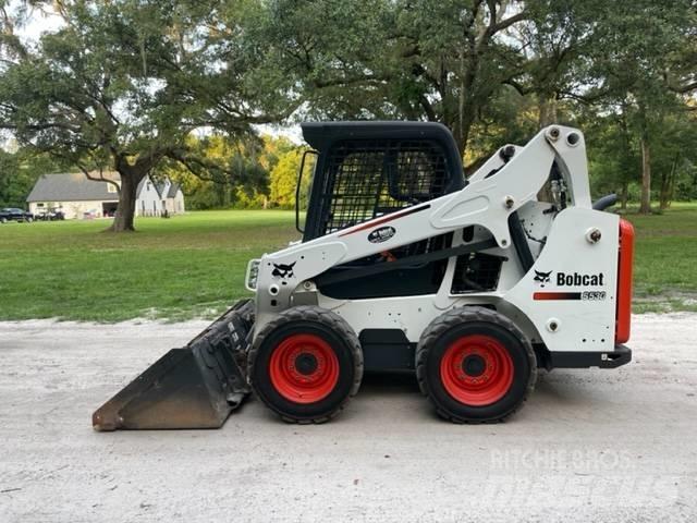 Bobcat S 530 Smykem řízené nakladače