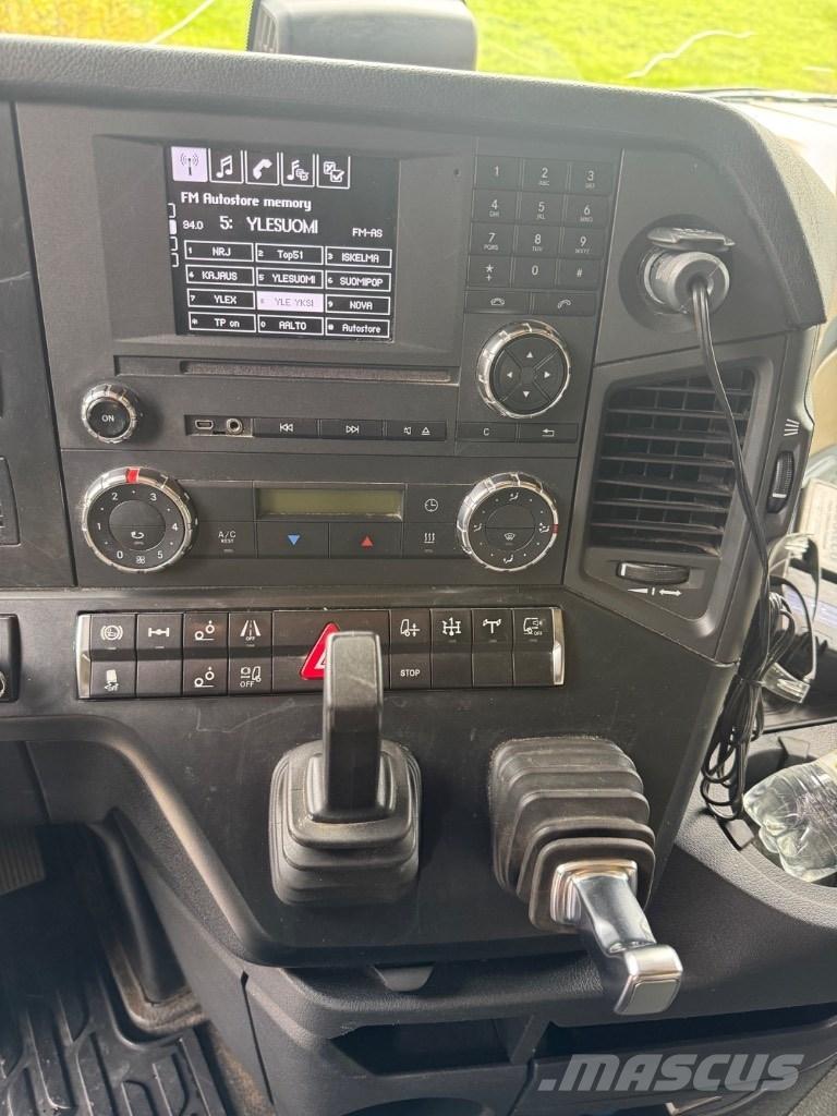 Mercedes-Benz 2653 L Autojeřáby, hydraulické ruky