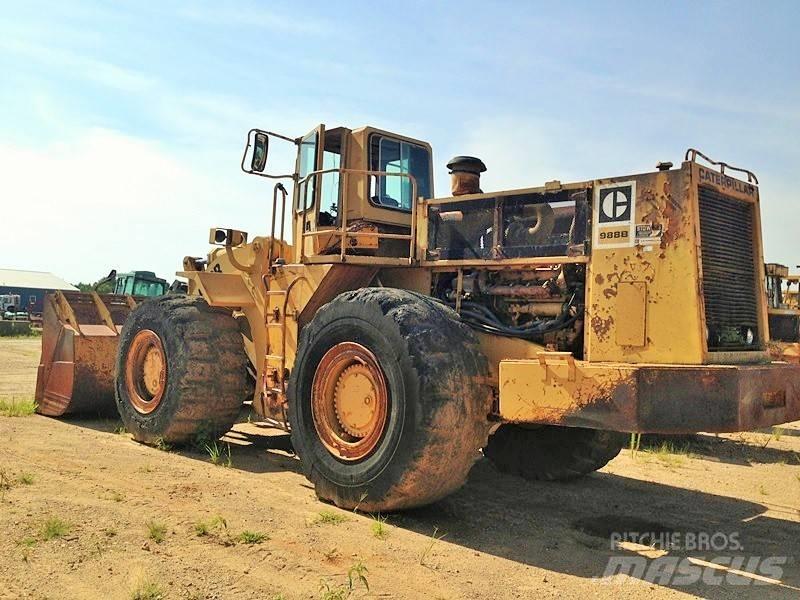 CAT 988 B Kolové nakladače
