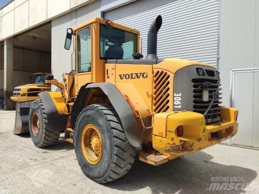 Volvo L 90 E Kolové nakladače