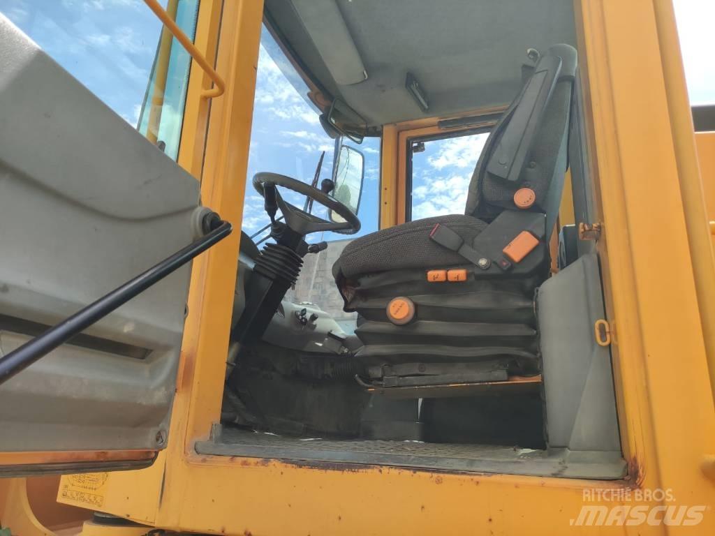 Volvo L 90 E Kolové nakladače