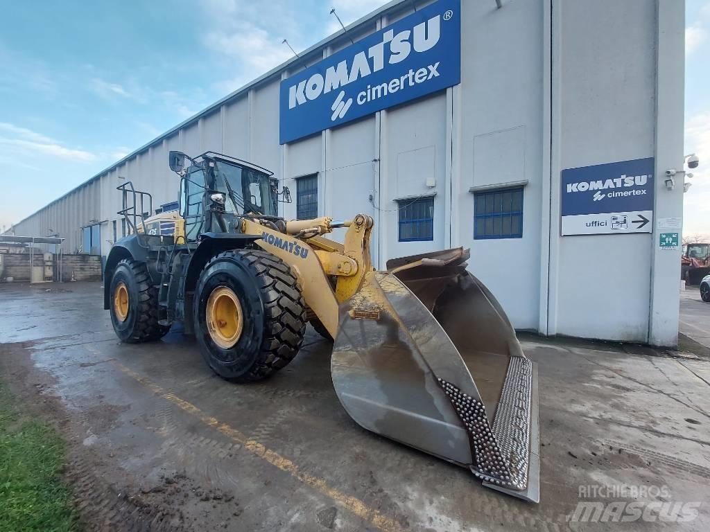 Komatsu WA475 Kolové nakladače
