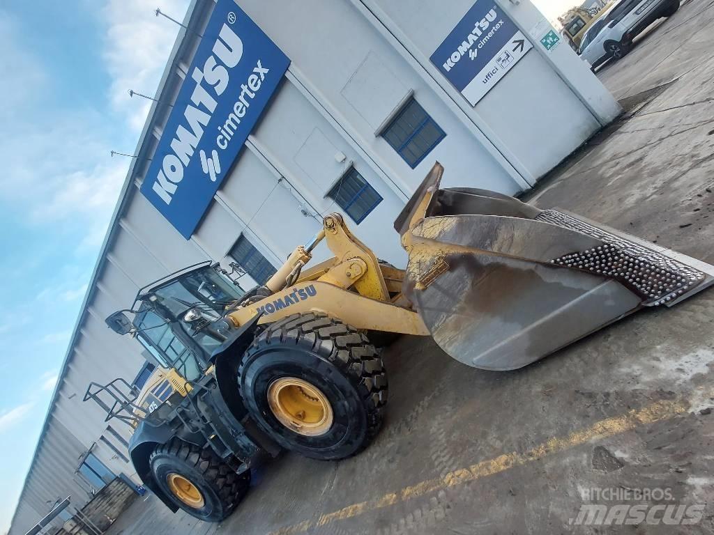 Komatsu WA475 Kolové nakladače