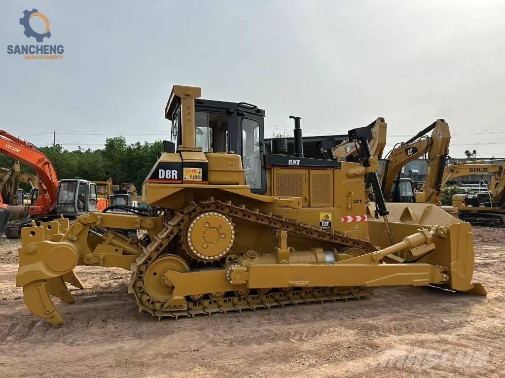 CAT D 8 R Pásové dozery