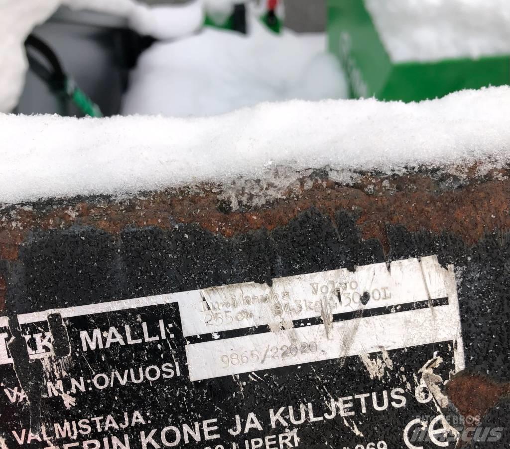  LKK Lumikauha 3000L Další nakladače, rypadla a příslušenství