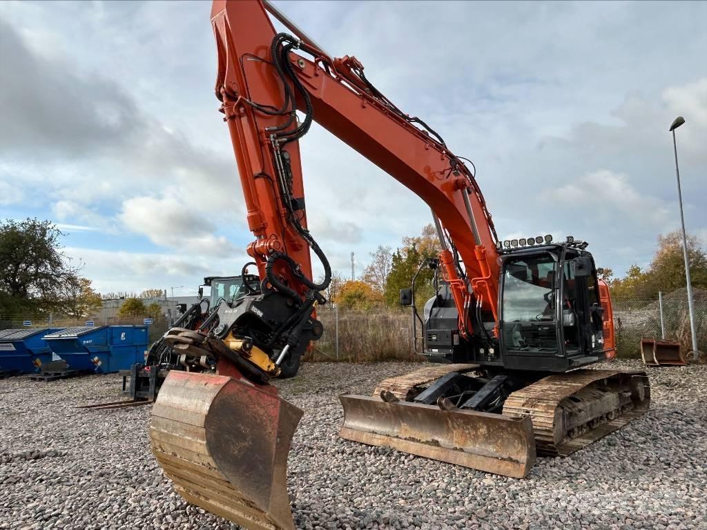 Hitachi ZX225USBL-6 Pásová rýpadla
