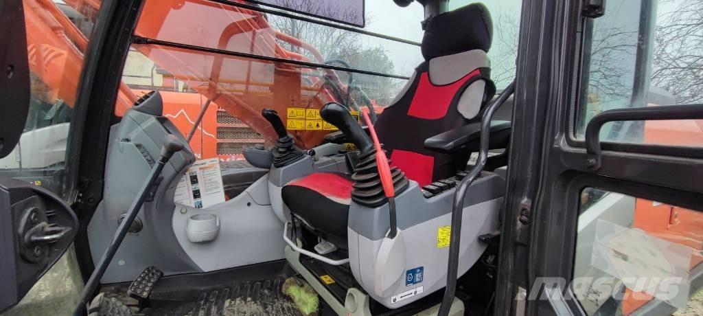 Hitachi ZX210LC-5 Pásová rýpadla