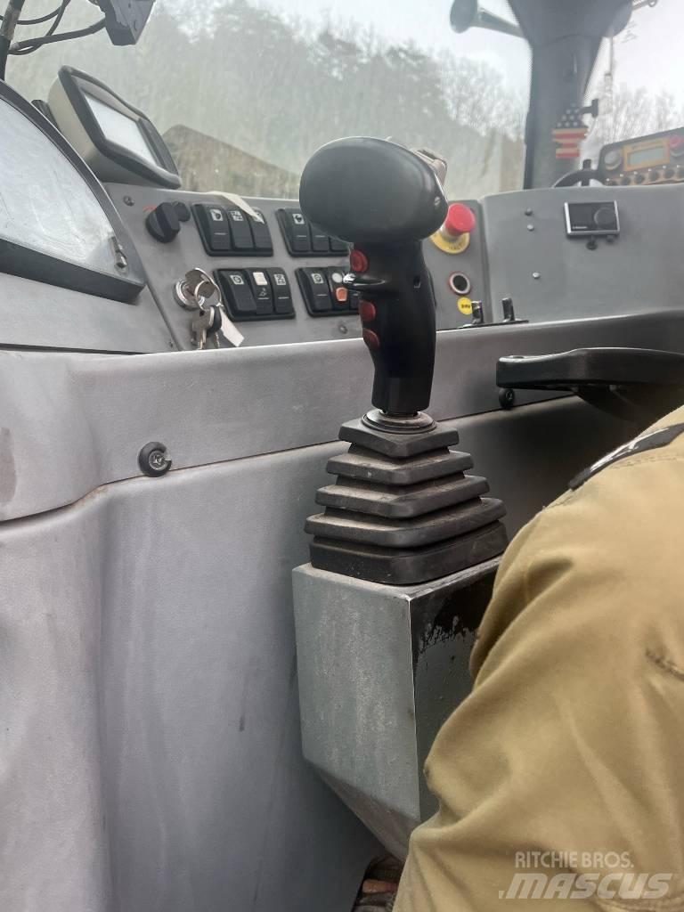 Menzi Muck M545A Kolová rýpadla