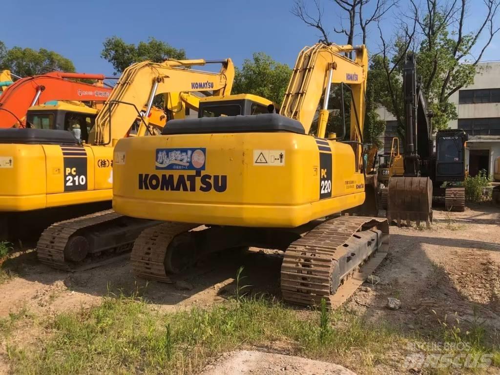Komatsu PC220-7 Pásová rýpadla