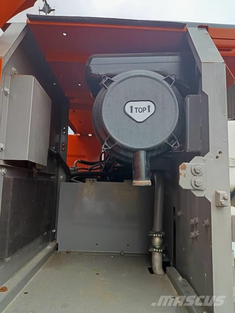 Hitachi ZX 210 Pásová rýpadla