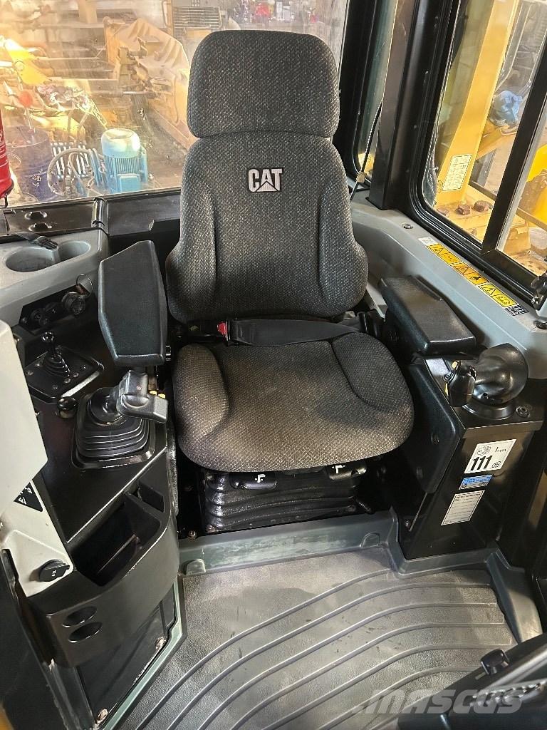 CAT D 6 T LGP Pásové dozery
