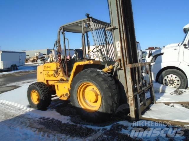 JCB 940 Terénní vysokozdvižné vozíky