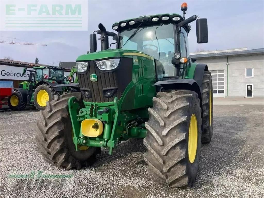 John Deere 6215r Traktory