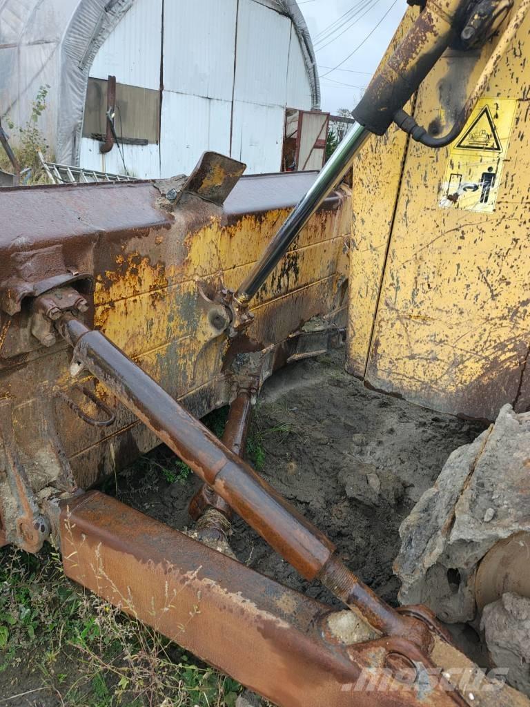 Komatsu DX 65EX-15 Pásové dozery