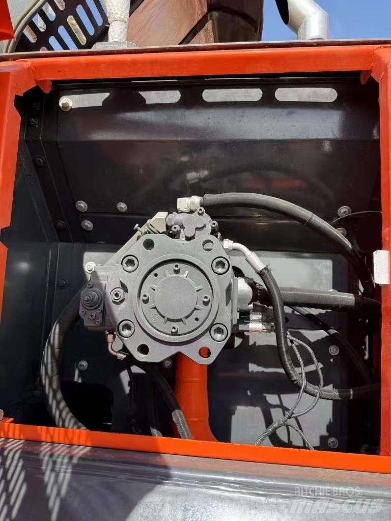 Doosan DX300LC-9C Pásová rýpadla