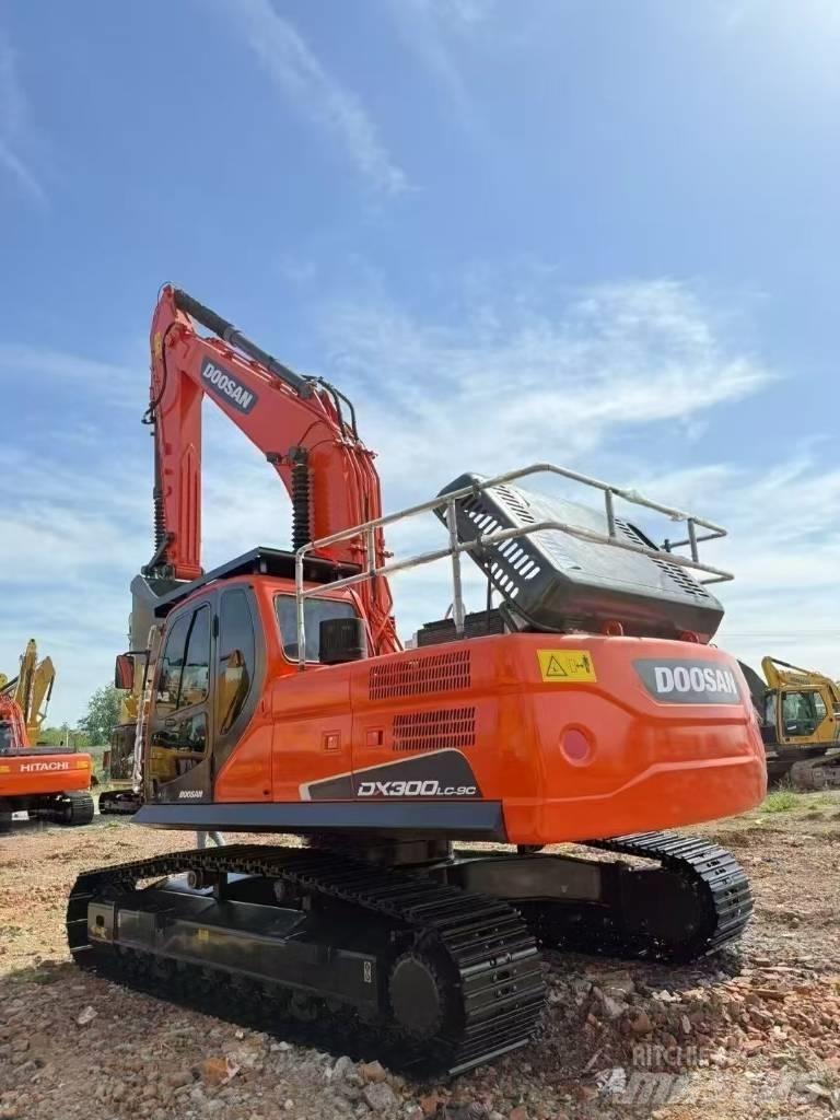 Doosan DX300LC-9C Pásová rýpadla