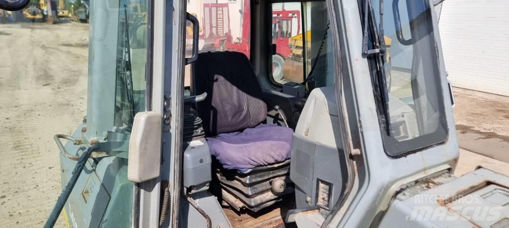 Komatsu D 41 E-6 Pásové dozery