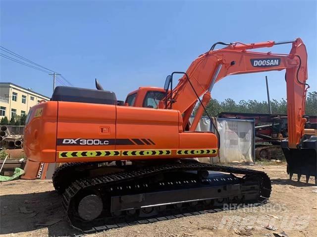 Doosan DX 300 LC Pásová rýpadla
