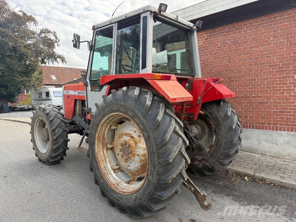 Massey Ferguson 699 Traktory